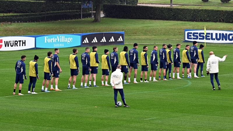 Gli azzurri in allenamento a Coverciano

