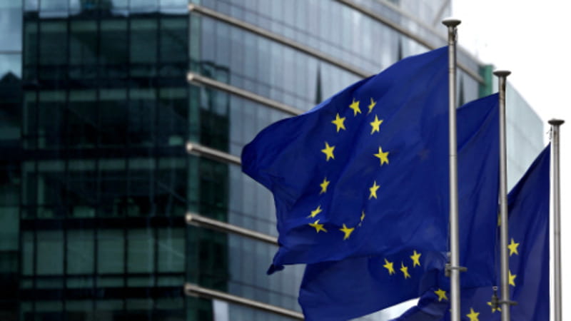 Sondaggio Ecfr: “L’Ue è a rischio disgregazione”. Garton Ash: “Cruciale aiutare Kiev. Serve investire nella sicurezza”