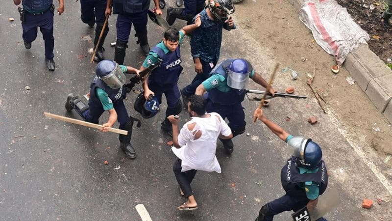Bangladesh, continua la svolta autoritaria tra arresti di massa, esecuzioni extragiudiziali, torture e sparizioni forzate