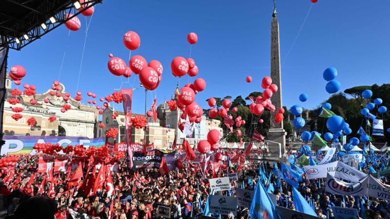 Guerra dei numeri sullo sciopero. Salvini: “Esigui”. Cgil e Uil: “In 60 mila in piazza a Roma e alte percentuali di adesione ovunque”