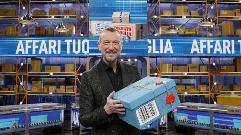 Amadeus conduce 'Affari tuoi', il gioco quotidiano dell&rsquo;access prime time di Rai 1 (media del 23%): sfiora i 5 milioni di spettatori&nbsp;
