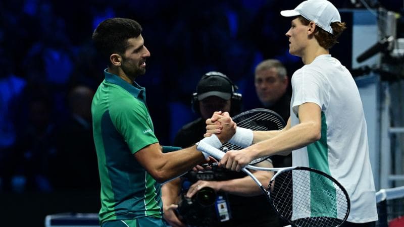 Djokovic contro Sinner in finale alle Atp Finals: Alcaraz battuto in due set