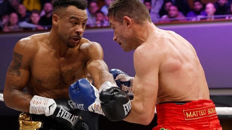 Boxe, Signani lascia in Inghilterra l’europeo dei medi: una ferita lo beffa all’ottavo round