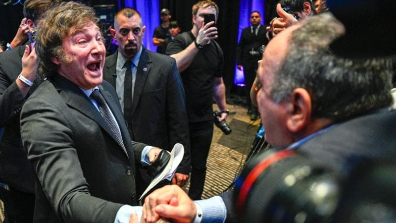 Javier Milei, “El loco” che ha conquistato l’Argentina: ecco chi è il nuovo presidente