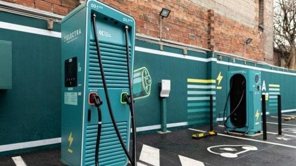 Tremila colonnine di ricarica ultrafast in tutta Italia: il progetto di una startup francese