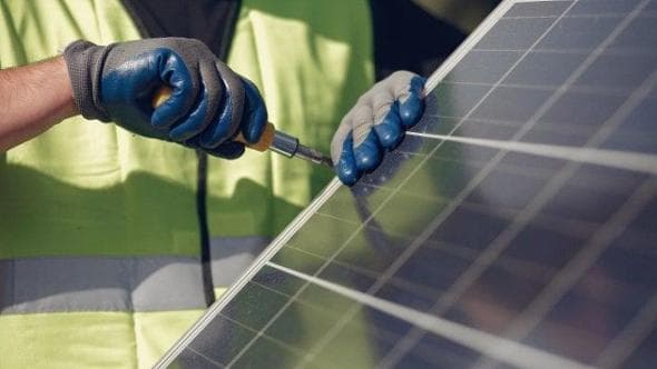 La startup Elianto porta l'energia solare a comuni e aziende