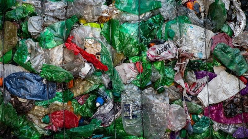 Imballaggi, partiti divisi in Europa. Accordo per salvare l’insalata in busta