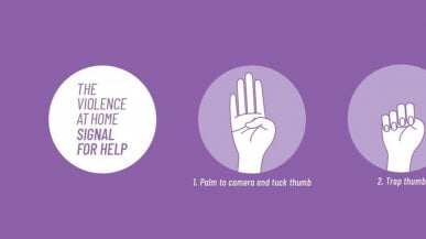 Signal for help: ecco come una donna pu&ograve; chiedere aiuto per una violenza in corso usando l&rsquo;alfabeto delle mani