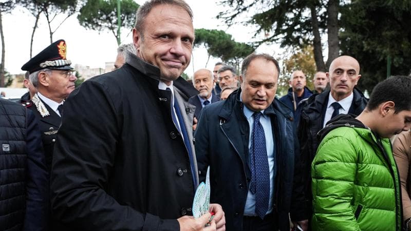 Così Trenitalia ha dato l’ok alla procedura straordinaria per accontentare Lollobrigida