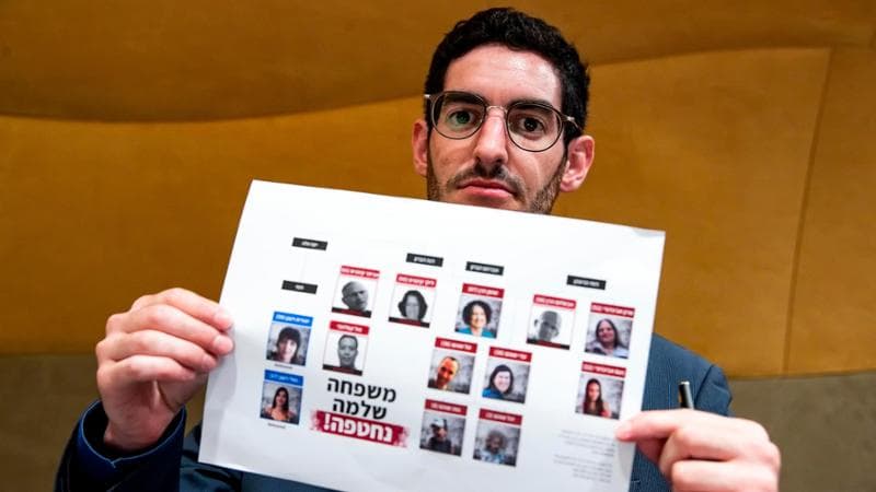 “Fra gli ostaggi sette miei parenti, spero che lo scambio gli dia la forza di reggere”