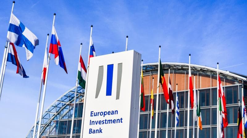 Tassi fissi e poi variabili: così le banche sfidano i Btp
