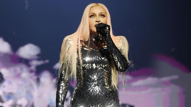 Madonna, il trionfo della nostalgia: sul palco di Assago si celebrano quarant’anni di cultura pop