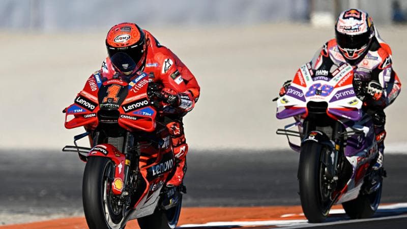 MotoGp, Martin si attacca a Bagnaia nelle libere: “Devo innervosirlo”. La replica: “Pensi a vincere”