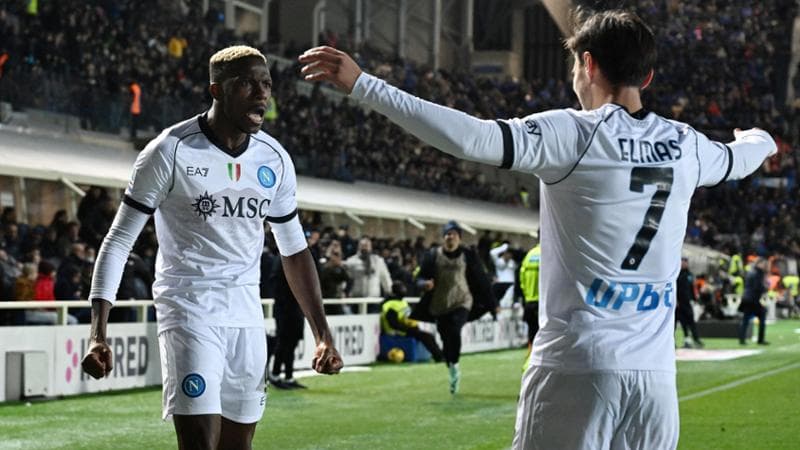 Osimhen festeggia il gol di Elmas
