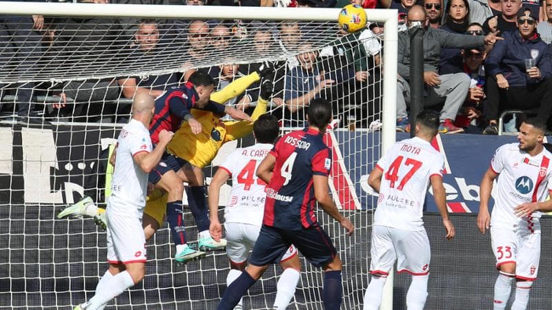 Un salvataggio di Di Gregorio
