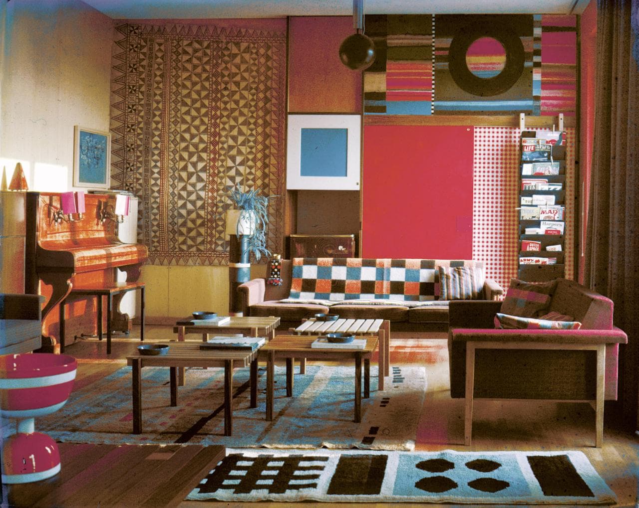 La casa a colori di Ettore Sottsass e Fernanda Pivano, del 1957 (foto&nbsp;Iuav-Archivio Casali)

