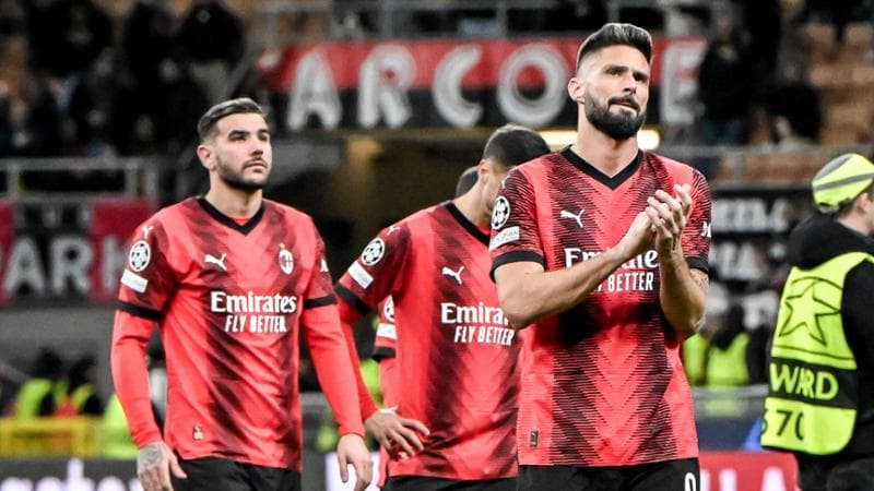 I giocatori del Milan al termine della partita con il Borussia
