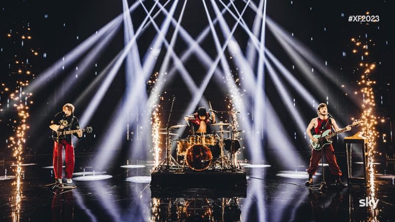 Semifinale X Factor, cronaca della serata: eliminazioni, Emma superospite e la risposta di Fedez a Morgan