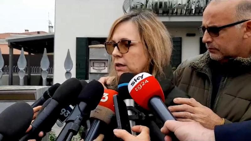 In carcere a Verona il lungo abbraccio di Filippo Turetta con i genitori. Il padre alle guardie: “Grazie per prendervi cura di lui”