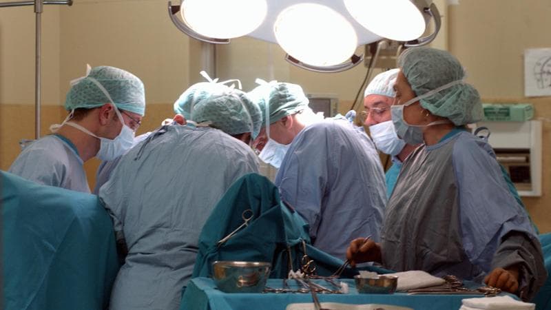 Da mezzanotte lo sciopero di 24 ore di medici e infermieri: “Sanità penalizzata dal governo”