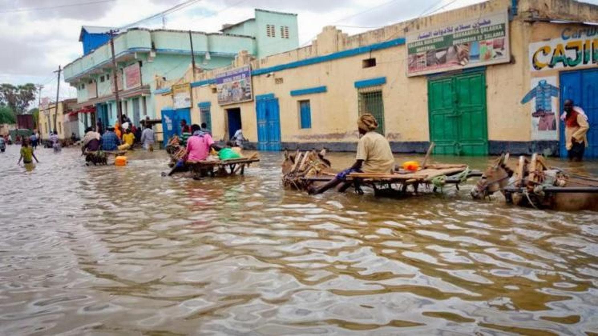 Afrika Boynuzu: Bölgeyi vuran şiddetli sel nedeniyle 1,6 milyon kişi yerinden edildi