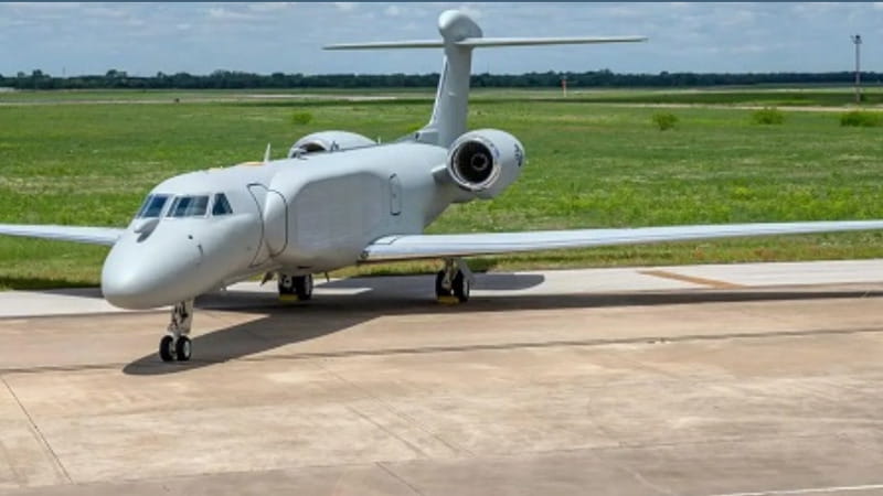 L'aereo EA 37-B
