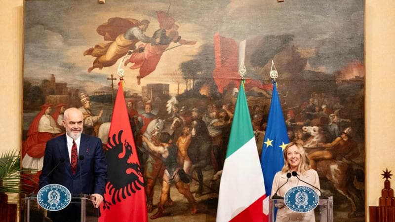 Il presidente del Consiglio Giorgia Meloni e il primo ministro albanese Edi Rama
