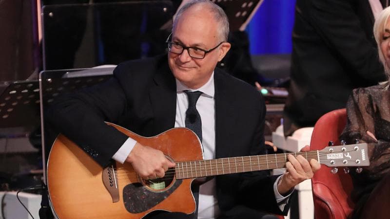 Il sindaco di Roma Roberto Gualtieri (57 anni) al Maurizio Costanzo Show nel 2021 (Marco Provvisionato / Ipa / Fotogramma)
