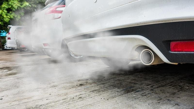 Assicurazioni light per chi inquina di meno: la scatola nera per ridurre i costi degli automobilisti