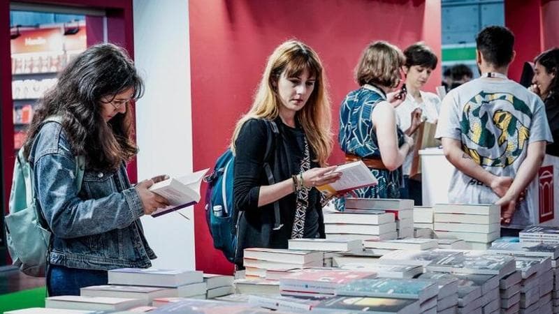 Romance, boom in Italia: +120% rispetto al 2019. I dati Aie a Più libri più liberi