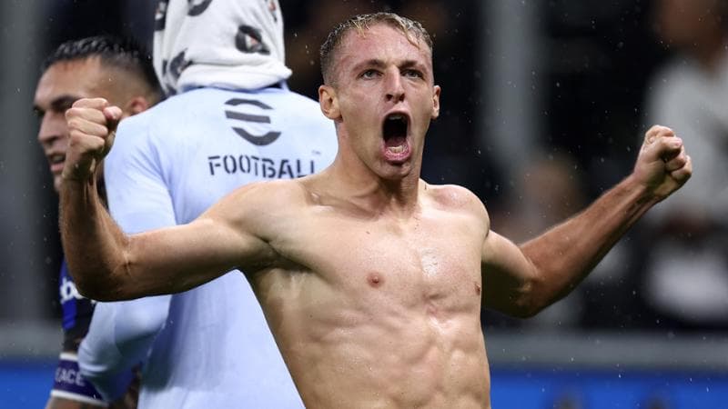 Davide Frattesi esulta dopo un gol
