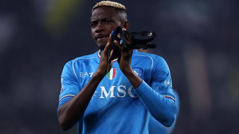 Osimhen uomo d’oro, tutto gli è permesso purché rinnovi col Napoli