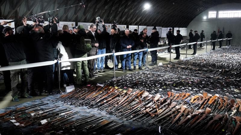 Una parte delle centomila armi raccolte dalla polizia dopola campagna di disarmo promossa dal governo. (Getty images)
