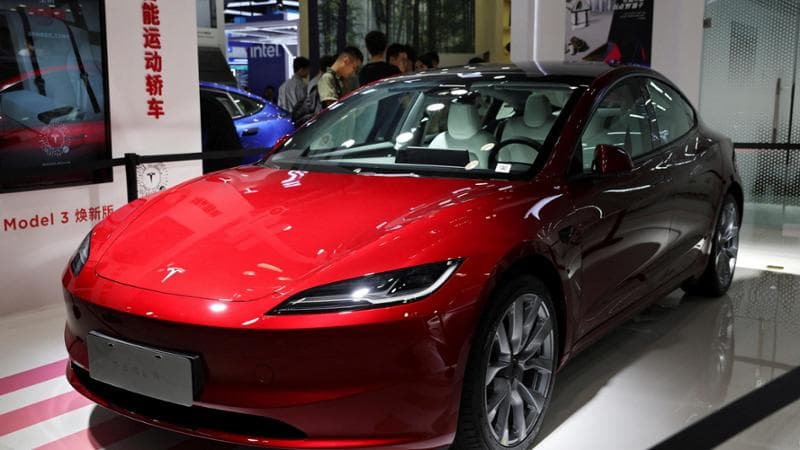Tesla, richiama oltre 2 milioni di veicoli