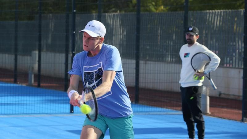 Sinner in allenamento ad Alicante
