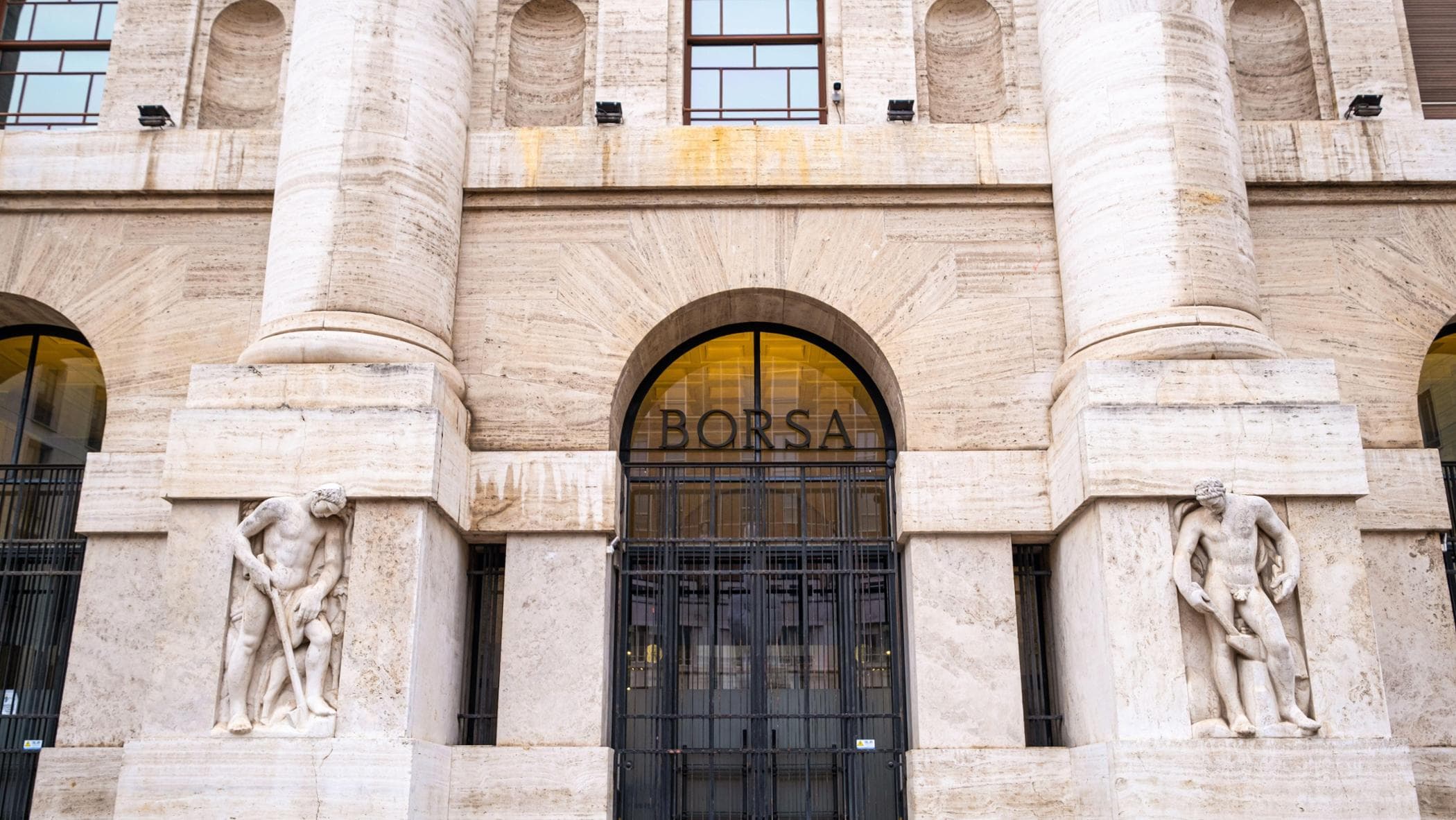 Piazza Affari: la crisi della Borsa Italiana tra delisting e Wall ...
