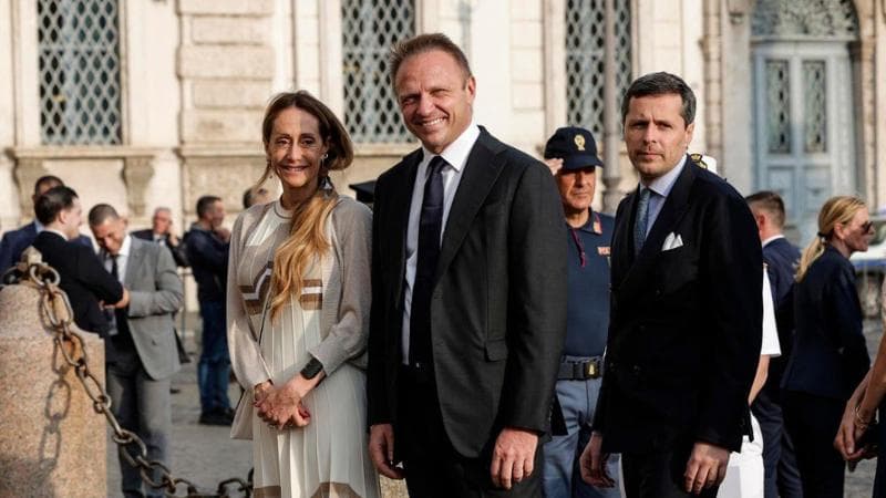 Arianna Meloni difende il marito Lollobrigida: “Orgogliosa di lui per aver fermato il treno per Caivano. Non l’ho rimproverato”