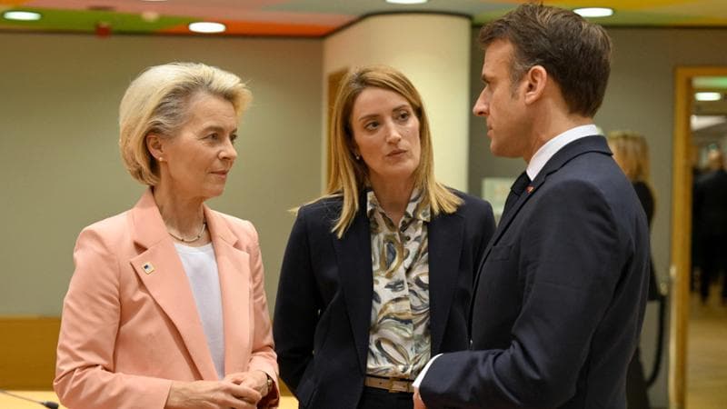 Ursula von der Leyen, Roberta Metsola e&nbsp; Emmanuel Macron
