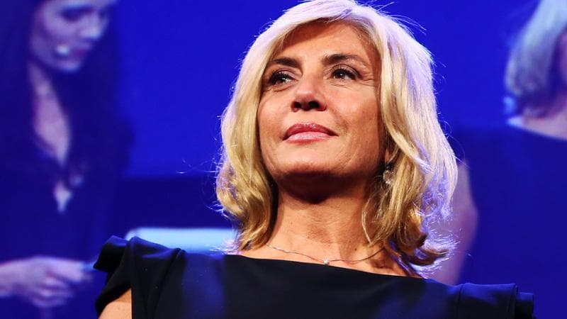 Myrta Merlino: “A Canale 5 da estranea, ora ascolto il pubblico. Barbara D’Urso troppo intelligente per avercela con me. Tardelli non mi sposerà perché stiamo benissimo così”