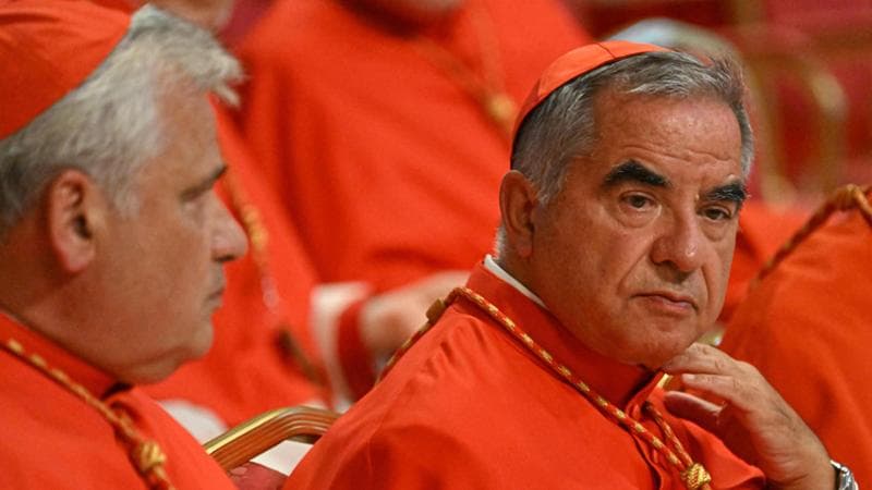Caso Becciu, domani la sentenza del primo processo a un porporato: cala il sipario su uno spettacolo di opacità e incompetenze nelle finanze vaticane