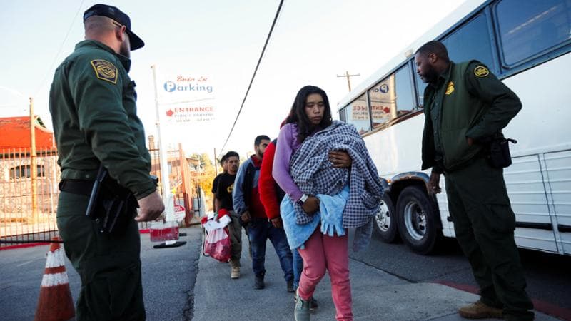 Biden con le spalle al muro: sulle norme anti-migranti lo contestano anche gli ispanici del partito