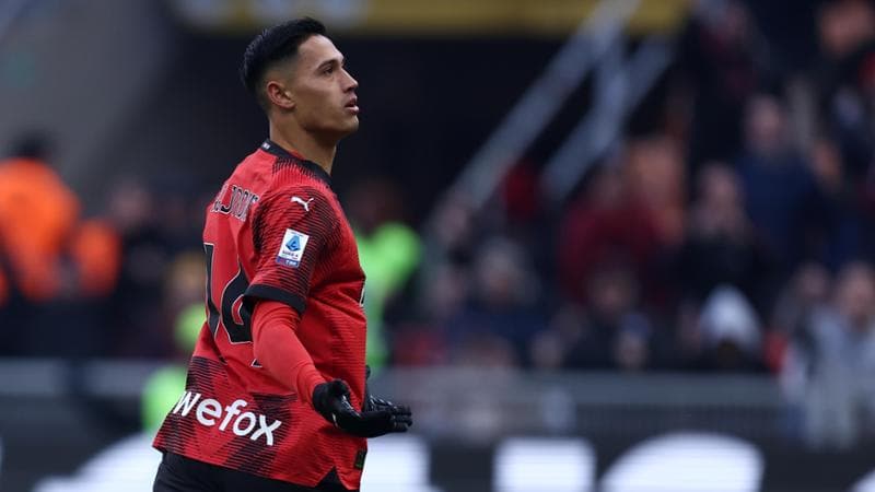 Reijnders esulta dopo il gol
