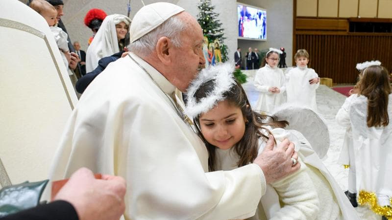 Papa Francesco con i bambini del presepe vivente di Santa Maria Maggiore (Roma)
