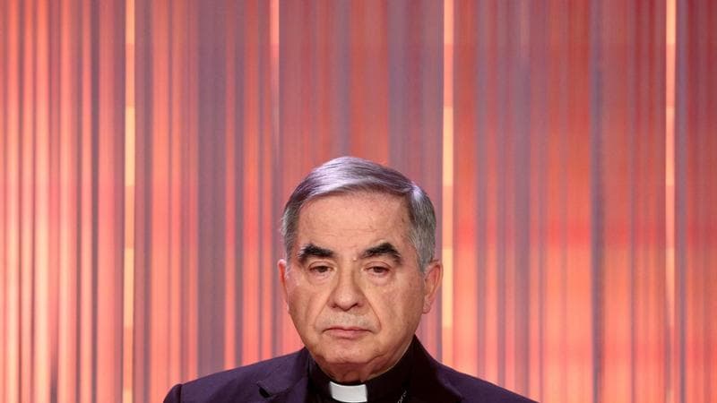 Becciu: “Voglio gridare al mondo la mia innocenza, spero che il Papa mi creda”