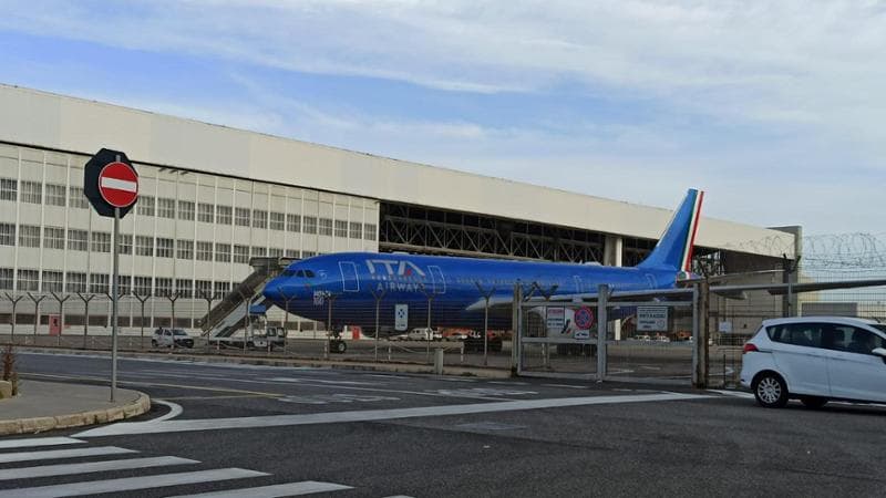 FIUMICINO, UN AIRBUS DI ITA
