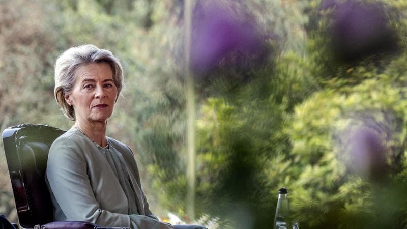 A Bruxelles firmato il Patto su migrazione e asilo, Von der Leyen: “Intesa storica”. Meccanismi di solidarietà obbligatoria per i Paesi di primo ingresso. No dell’Ungheria