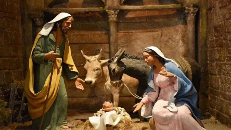 Presepe a scuola, Fratelli d’Italia lo vuole “blindare” con un disegno di legge. I presidi: “Imposizione fuori luogo”