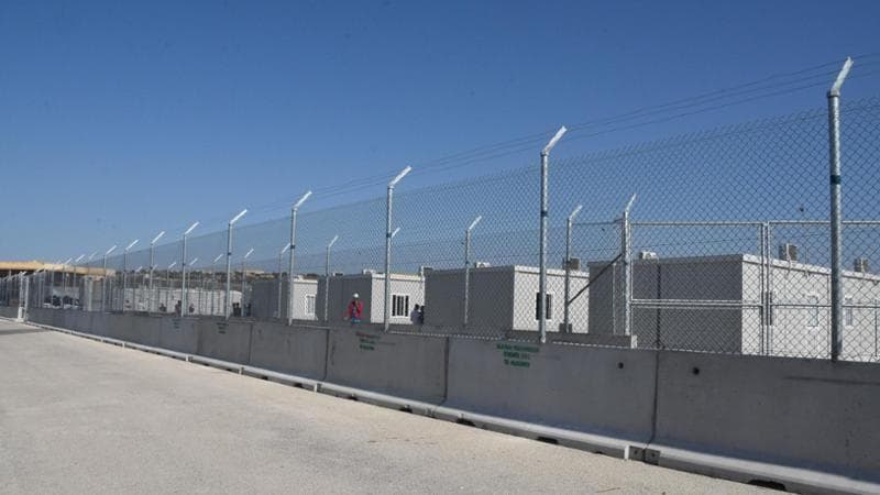 Migranti, centri di detenzione alle frontiere e impronte anche per i bimbi sopra i 6 anni. Ecco il nuovo Patto europeo asilo e migrazione