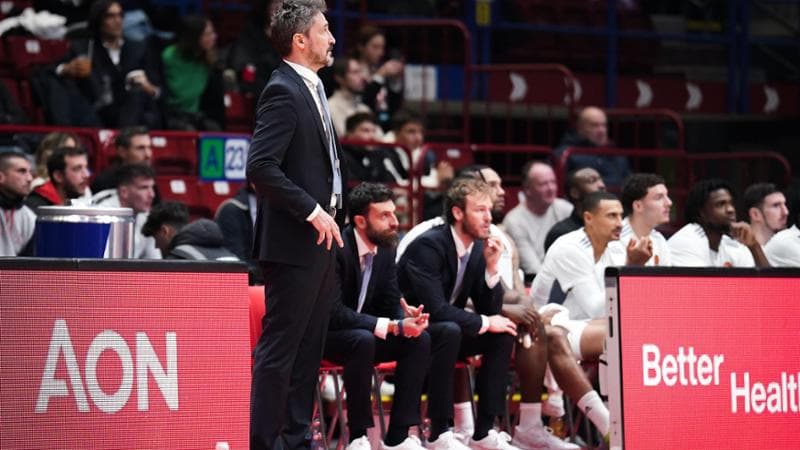 Eurolega, l’Olimpia travolge Villeurbanne: per Pozzecco ritorno amaro al Forum