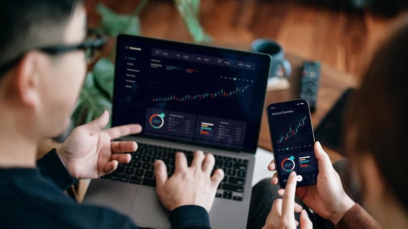 Consob, chiusi mille siti-truffa dal 2019. La scure dell’autorità sulle piattaforme fake di trading